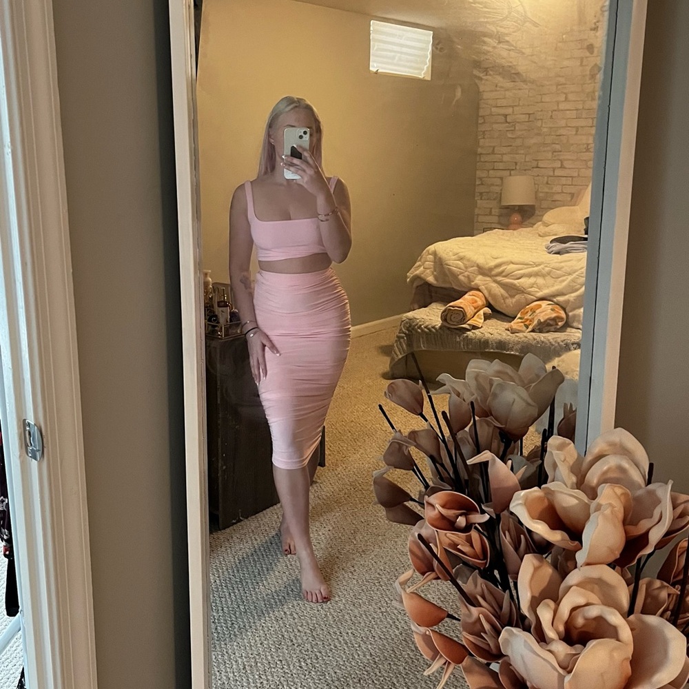 PRETTYLITTLETHING- maxi skirt